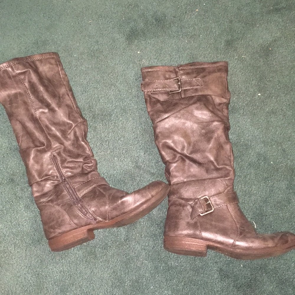 Grey slouchy boots